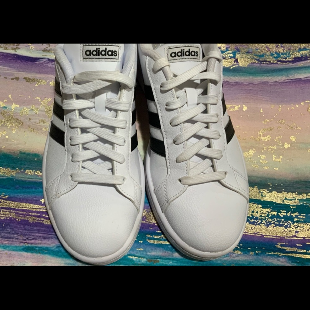 WOMENS Adidas Grand Court Size 8.5 Shoes